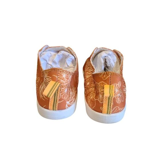 Vionic Pismo Lace-Up Shoes, Starfish Coral Print White Rubber Sole Beachy | 7 - Picture 3 of 12